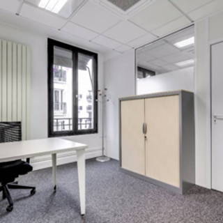 Bureau privé 12 m² 2 postes Location bureau Rue Desnouettes Paris 75015 - photo 3